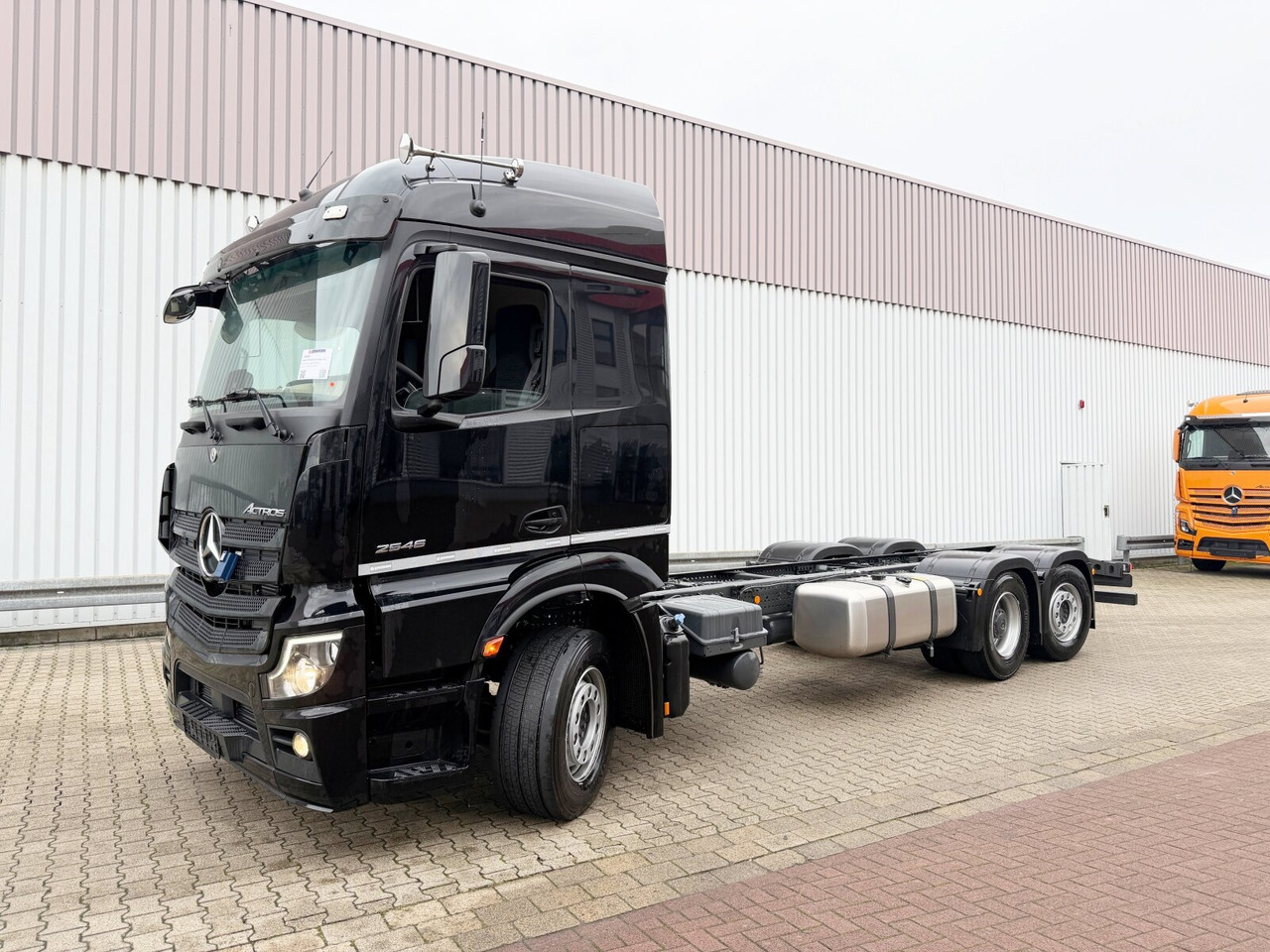 Mercedes-Benz Actros 2546 L 6x2 Actros 2546 L 6x2, Retarder, Lenk-/Liftachse, MultimediaCockpit, StreamSpace - Camión chasis: foto 1 Mercedes-Benz Actros 2546 L 6x2 Actros 2546 L 6x2, Retarder, Lenk-/Liftachse, MultimediaCockpit, StreamSpace - Camión chasis: foto 1