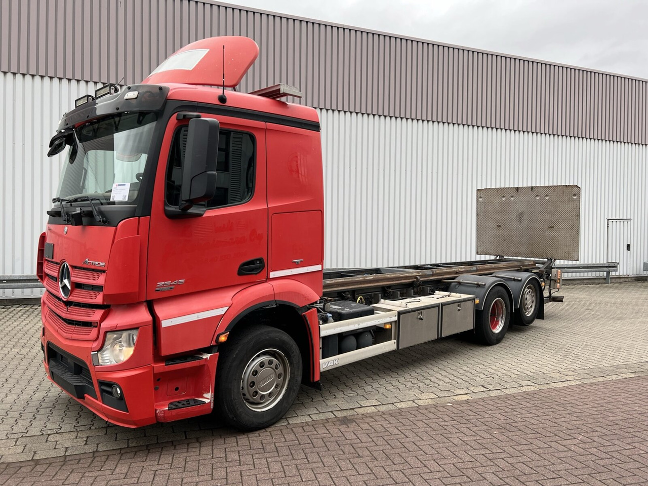 Mercedes-Benz Actros 2645 6x2 Actros 2645 6x2, Retarder, Liftachse, AWL, Hiab LBW - Camión chasis: foto 1 Mercedes-Benz Actros 2645 6x2 Actros 2645 6x2, Retarder, Liftachse, AWL, Hiab LBW - Camión chasis: foto 1
