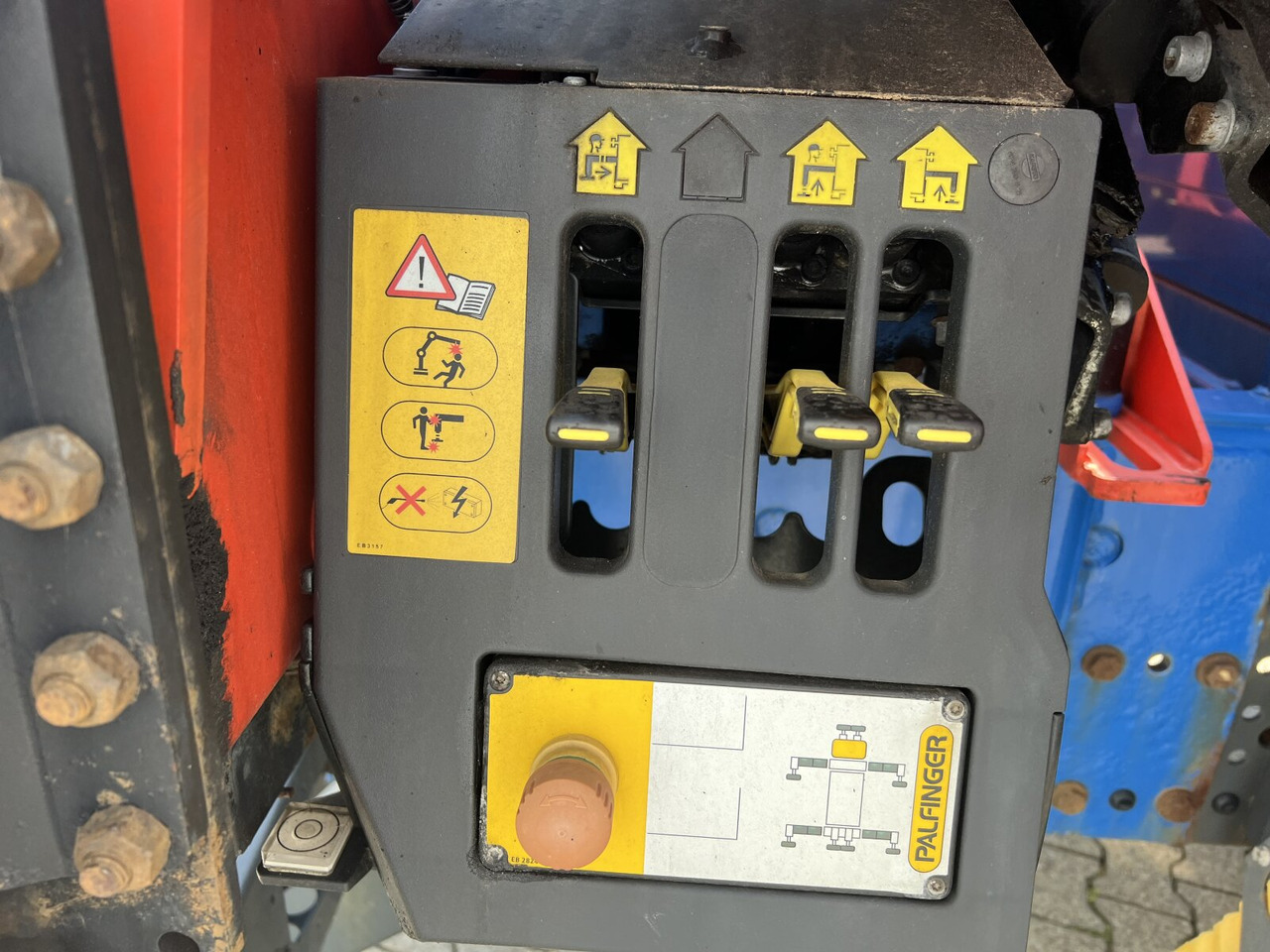 Mercedes-Benz Antos 1836 L 4x2 Antos 1836 L 4x2, Glastransporter, Heckkran Palfinger Pk 12002-EH, Funk - Camión grúa: foto 3 Mercedes-Benz Antos 1836 L 4x2 Antos 1836 L 4x2, Glastransporter, Heckkran Palfinger Pk 12002-EH, Funk - Camión grúa: foto 3