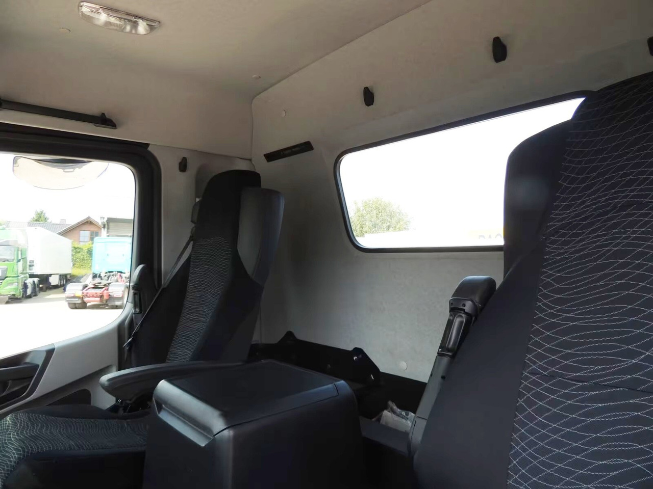 Mercedes-Benz Antos 2540 L 6x2 Antos 2540 L 6x2, Lenk-Liftachse, Meiller, Funk - Camión multibasculante: foto 2 Mercedes-Benz Antos 2540 L 6x2 Antos 2540 L 6x2, Lenk-Liftachse, Meiller, Funk - Camión multibasculante: foto 2