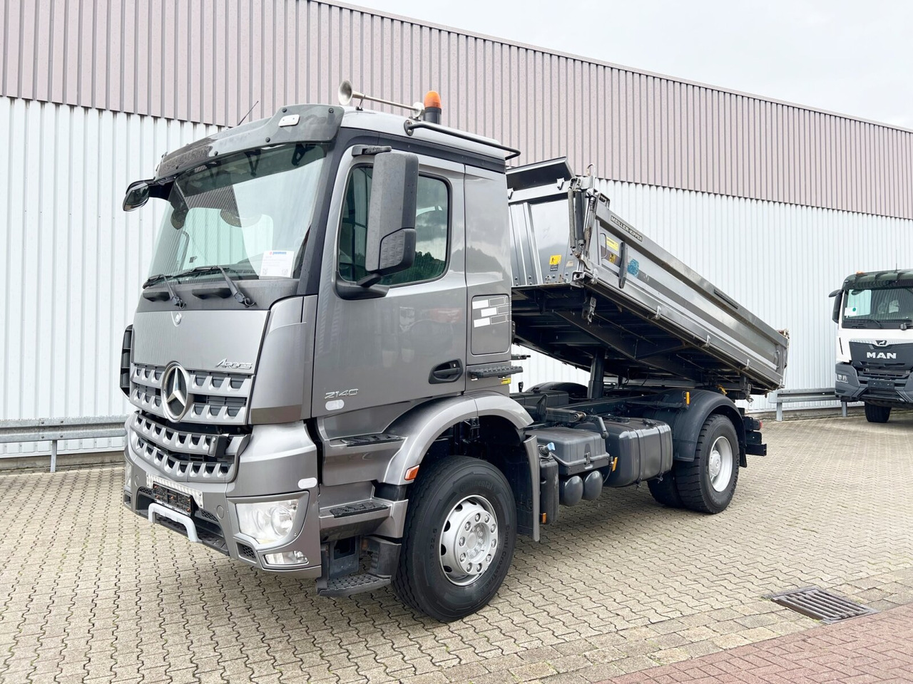 Mercedes-Benz Arocs 1840 K 4x2 Arocs 1840 K 4x2 - Camión volquete: foto 1 Mercedes-Benz Arocs 1840 K 4x2 Arocs 1840 K 4x2 - Camión volquete: foto 1