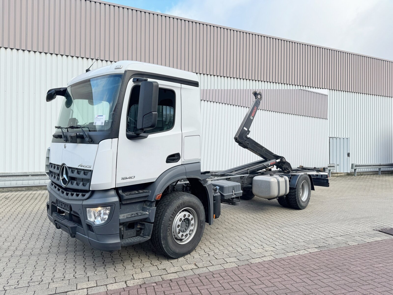 Mercedes-Benz Arocs 1840 L 4x2 Arocs 1840 L 4x2, MultimediaCockpit, Navi - Camión multibasculante: foto 1 Mercedes-Benz Arocs 1840 L 4x2 Arocs 1840 L 4x2, MultimediaCockpit, Navi - Camión multibasculante: foto 1