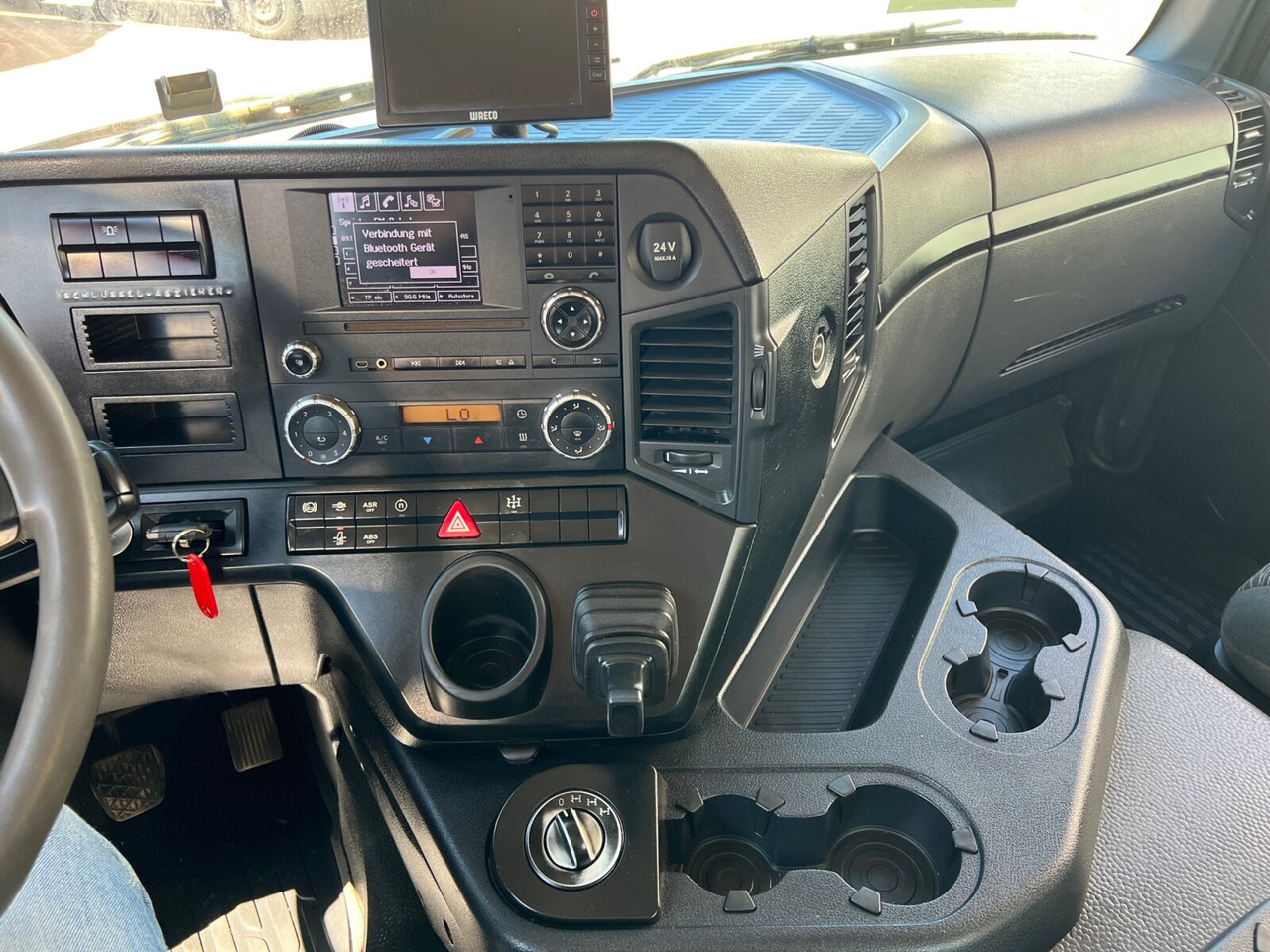 Mercedes-Benz Arocs 2045 AK 4x4 Arocs 2045 AK 4x4, GROUNDER, Funk - Camión portacontenedor de cadenas: foto 3 Mercedes-Benz Arocs 2045 AK 4x4 Arocs 2045 AK 4x4, GROUNDER, Funk - Camión portacontenedor de cadenas: foto 3