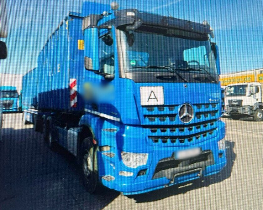 Mercedes-Benz Arocs 2553 L 6x2 Arocs 2553 L 6x2, Lenk-/Liftachse, Navi - Camión multibasculante: foto 1 Mercedes-Benz Arocs 2553 L 6x2 Arocs 2553 L 6x2, Lenk-/Liftachse, Navi - Camión multibasculante: foto 1