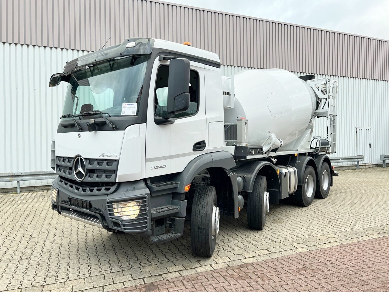 Mercedes-Benz Arocs 3240 B 8x4/4 Arocs 3240 B 8x4/4, Liebherr HTM 905 Mischer ca. 9m³, Multimedia Cockpit, Navi - Camión hormigonera: foto 1 Mercedes-Benz Arocs 3240 B 8x4/4 Arocs 3240 B 8x4/4, Liebherr HTM 905 Mischer ca. 9m³, Multimedia Cockpit, Navi - Camión hormigonera: foto 1