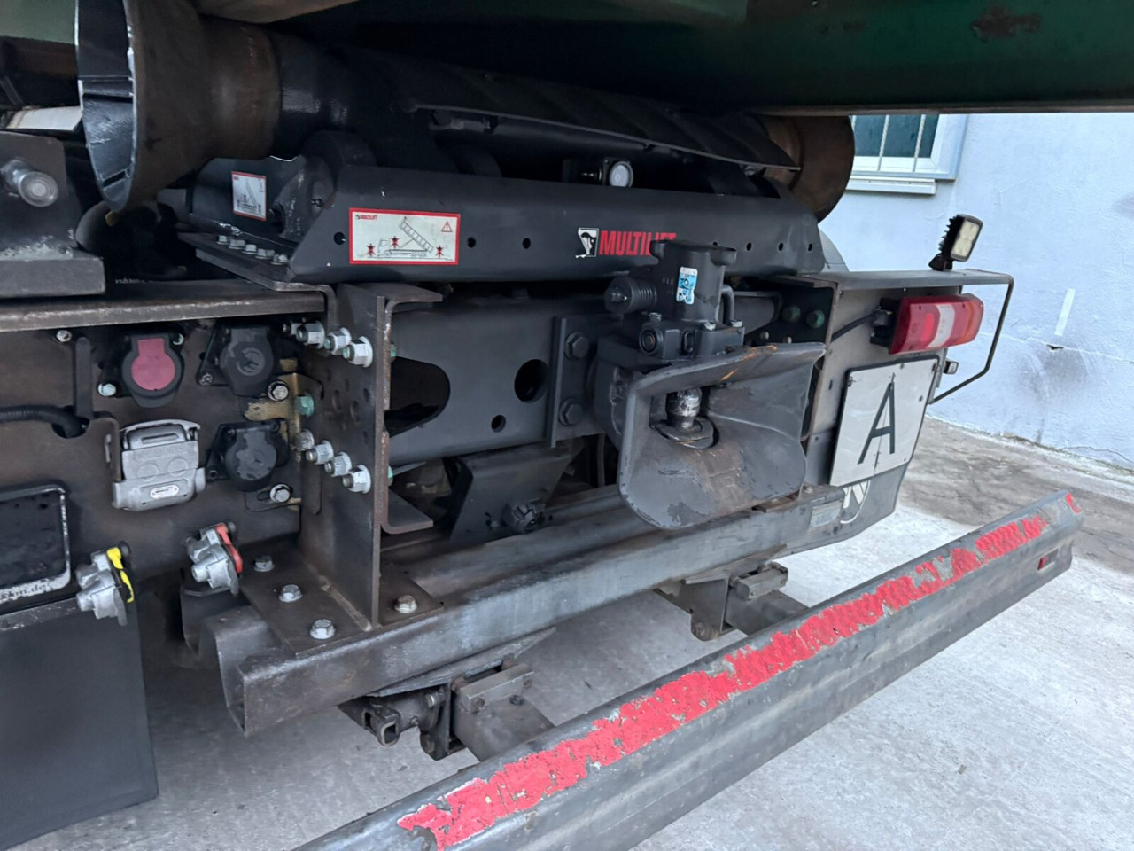 Mercedes-Benz Arocs 3240 L 8x4 ENA Arocs 3240 L 8x4 ENA, Lenk-/Liftachse, Navi, Hiab Abrollkipper - Camión multibasculante: foto 5 Mercedes-Benz Arocs 3240 L 8x4 ENA Arocs 3240 L 8x4 ENA, Lenk-/Liftachse, Navi, Hiab Abrollkipper - Camión multibasculante: foto 5