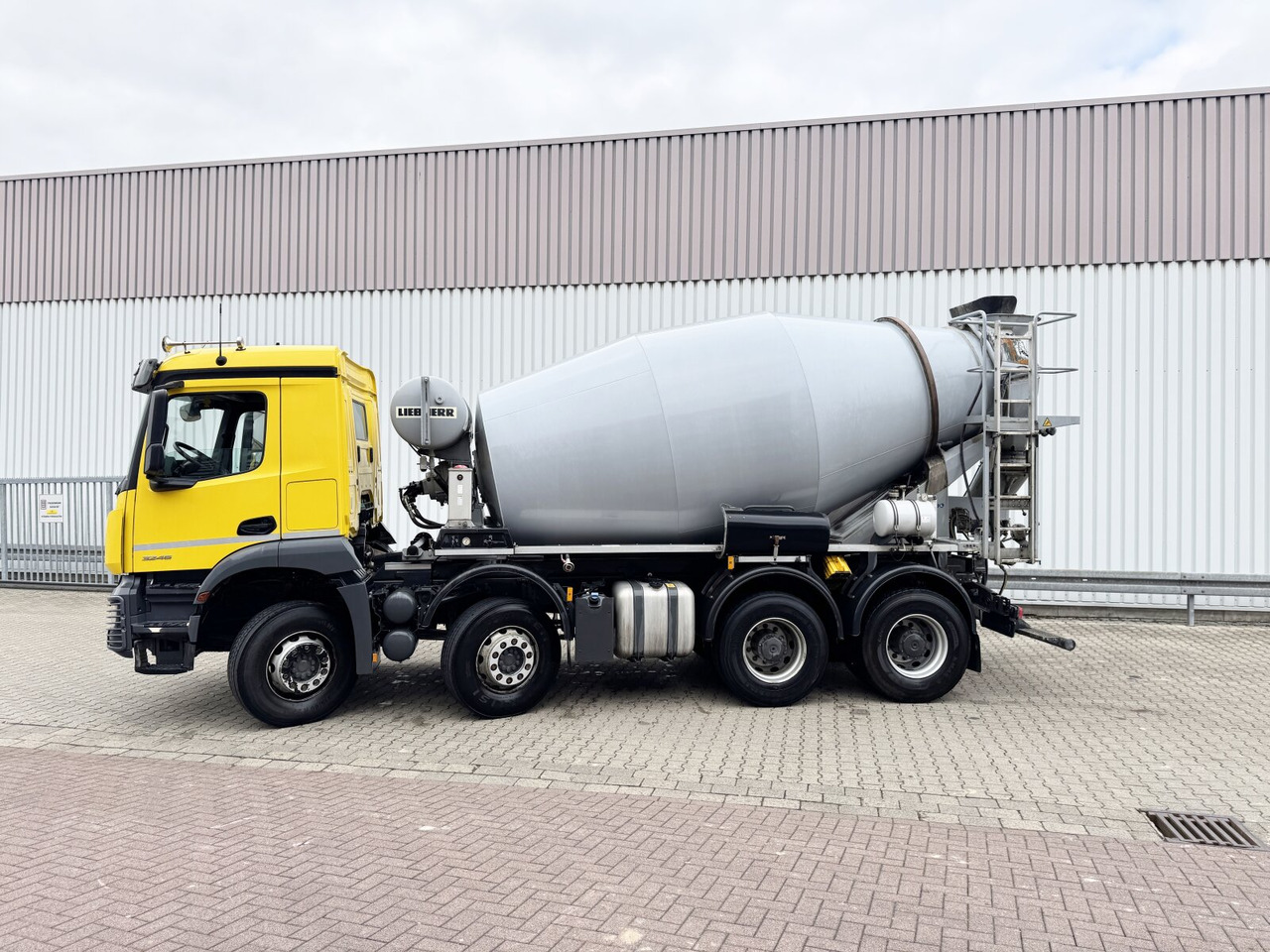 Mercedes-Benz Arocs 3246 B 8x4/4 Arocs 3246 B 8x4/4, Liebherr HTM 905 Mischer, 9m³, Multimedia Cockpit, Navi - Camión hormigonera: foto 3 Mercedes-Benz Arocs 3246 B 8x4/4 Arocs 3246 B 8x4/4, Liebherr HTM 905 Mischer, 9m³, Multimedia Cockpit, Navi - Camión hormigonera: foto 3