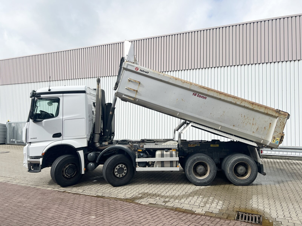 Leasing para Mercedes-Benz Arocs 3253 K 8x4/4 Arocs 3253 K 8x4/4, Retarder, Stahlmulde ca. 15m³, hydr. Heckklappenöffnung Mercedes-Benz Arocs 3253 K 8x4/4 Arocs 3253 K 8x4/4, Retarder, Stahlmulde ca. 15m³, hydr. Heckklappenöffnung: foto 12