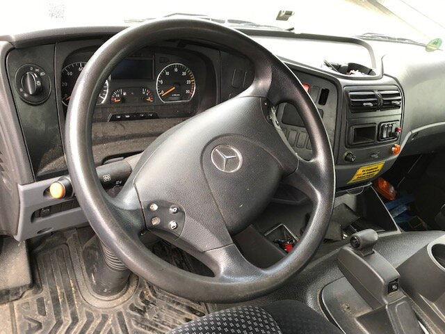 Mercedes-Benz Atego 1224 L 4x2 Atego 1224 L 4x2 Glastransporter, gegen Aufpreis Heckkran Fassi F95A21 - Camión caja abierta, Camión grúa: foto 5 Mercedes-Benz Atego 1224 L 4x2 Atego 1224 L 4x2 Glastransporter, gegen Aufpreis Heckkran Fassi F95A21 - Camión caja abierta, Camión grúa: foto 5