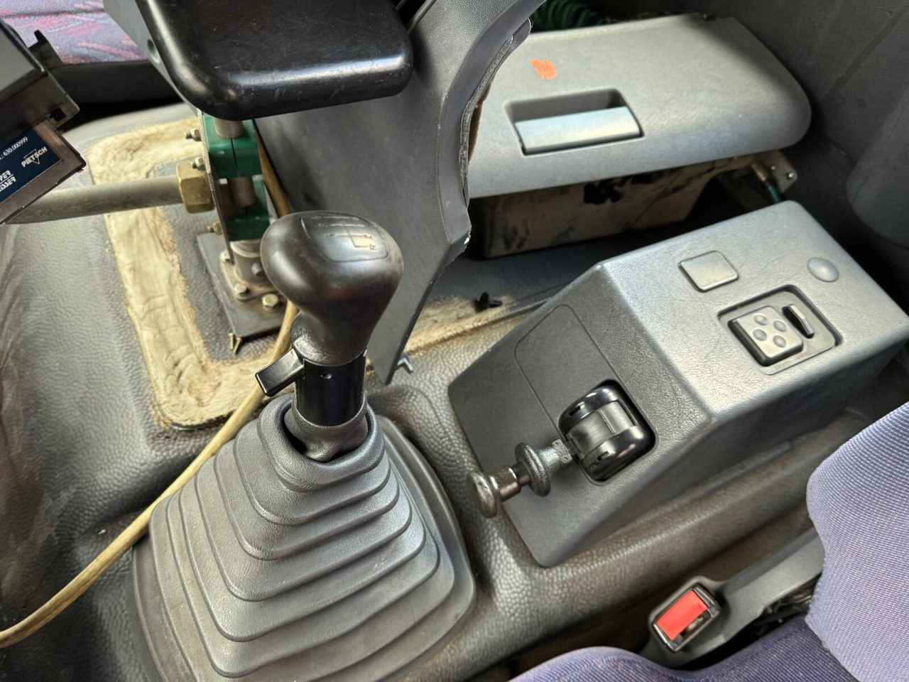 Camión portacontenedor de cadenas Mercedes-Benz Atego 1828 4x4 Atego 1828 4x4, Tele-Absetzer, Winterdienstausstattung: foto 10