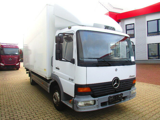 Camión caja cerrada Mercedes-Benz Atego 815 4x2: foto 8 Camión caja cerrada Mercedes-Benz Atego 815 4x2: foto 8
