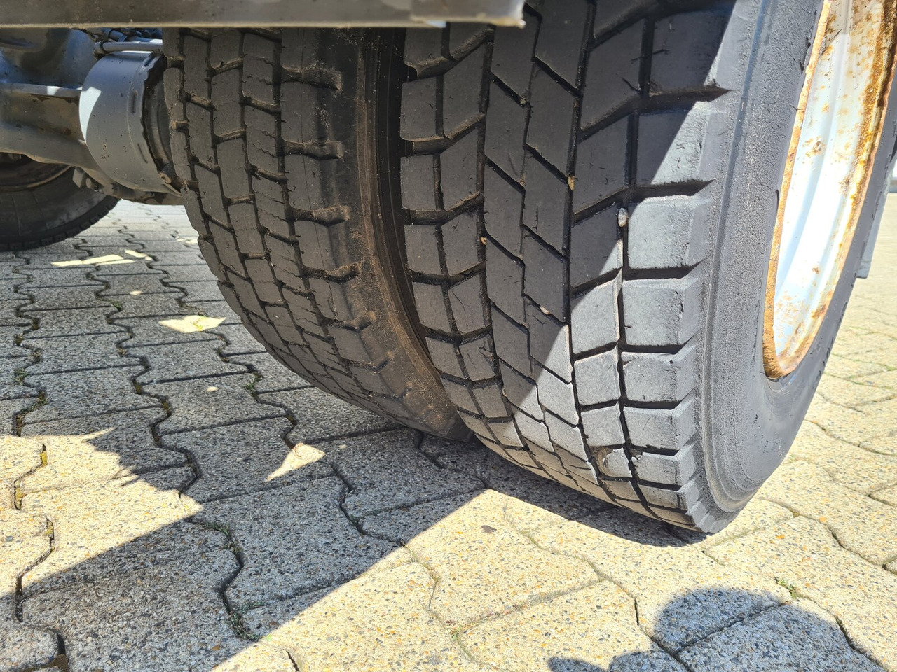 Camión multibasculante Mercedes-Benz Atego 815 K 4x2 Atego 815 K 4x2: foto 14 Camión multibasculante Mercedes-Benz Atego 815 K 4x2 Atego 815 K 4x2: foto 14