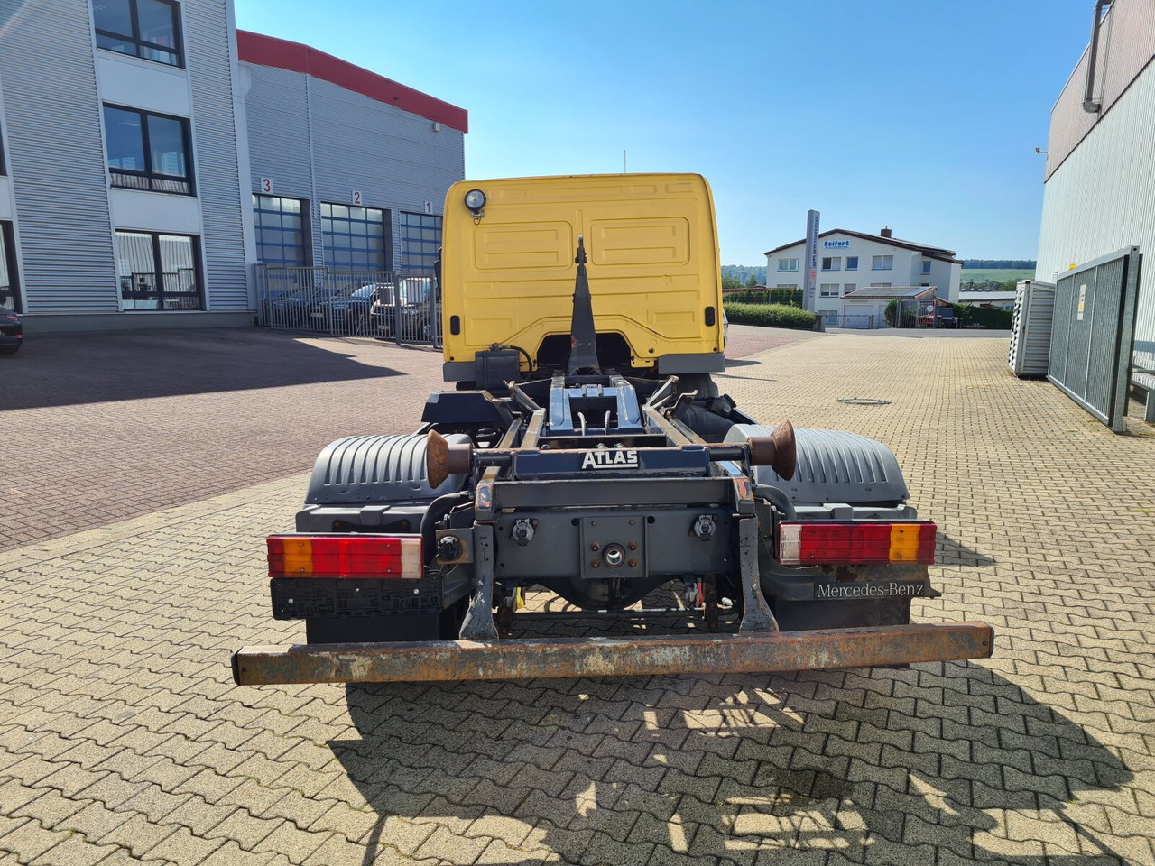 Camión multibasculante Mercedes-Benz Atego 815 K 4x2 Atego 815 K 4x2: foto 9 Camión multibasculante Mercedes-Benz Atego 815 K 4x2 Atego 815 K 4x2: foto 9