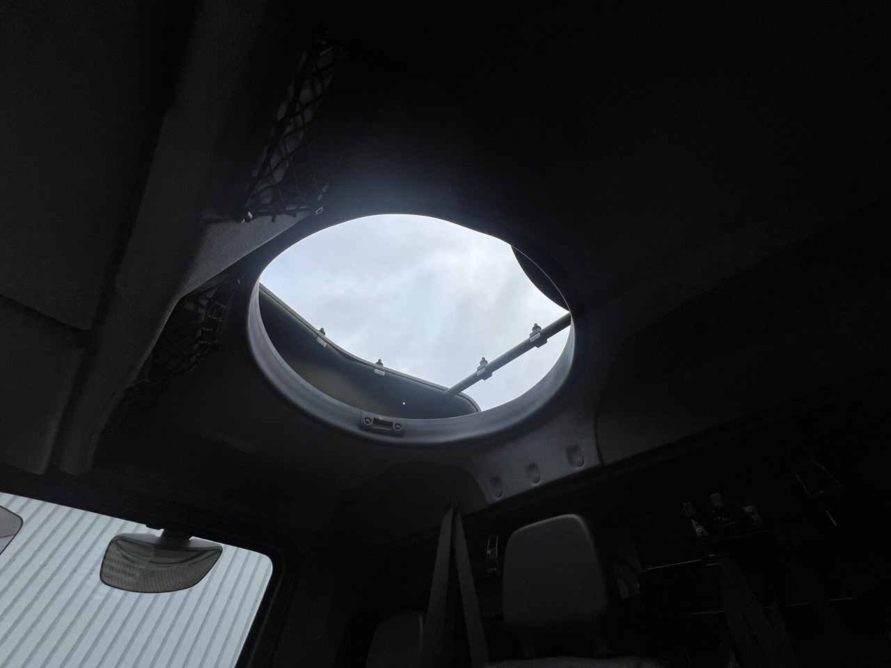 Mercedes-Benz Axor 1829 A 4x4 Axor 1829 A 4x4, Ex-Bundeswehr - Camión caja abierta: foto 5 Mercedes-Benz Axor 1829 A 4x4 Axor 1829 A 4x4, Ex-Bundeswehr - Camión caja abierta: foto 5