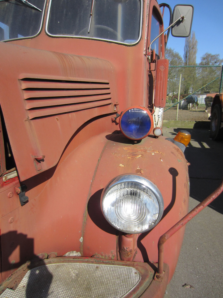 Camión de bomberos Mercedes-Benz: foto 8