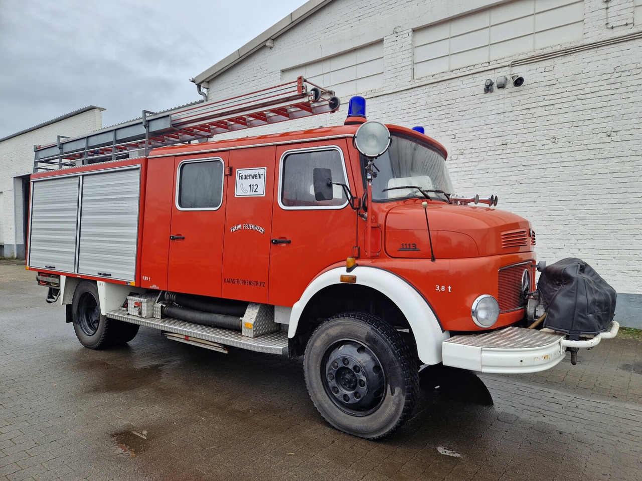 Mercedes-Benz LAF 1113 B 4x4 Doka LAF 1113 B 4x4 Doka, LF 16 TS - Camión de bomberos: foto 1 Mercedes-Benz LAF 1113 B 4x4 Doka LAF 1113 B 4x4 Doka, LF 16 TS - Camión de bomberos: foto 1