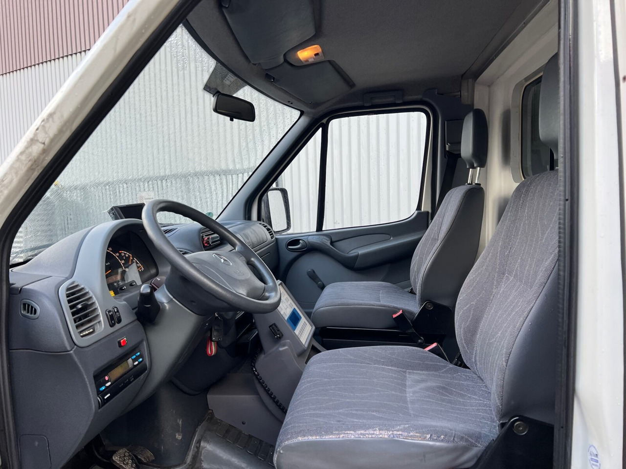 Ambulancia Mercedes-Benz Sprinter 313 CDI 4x2 Sprinter 313 CDI 4x2, Rettungswagen: foto 7