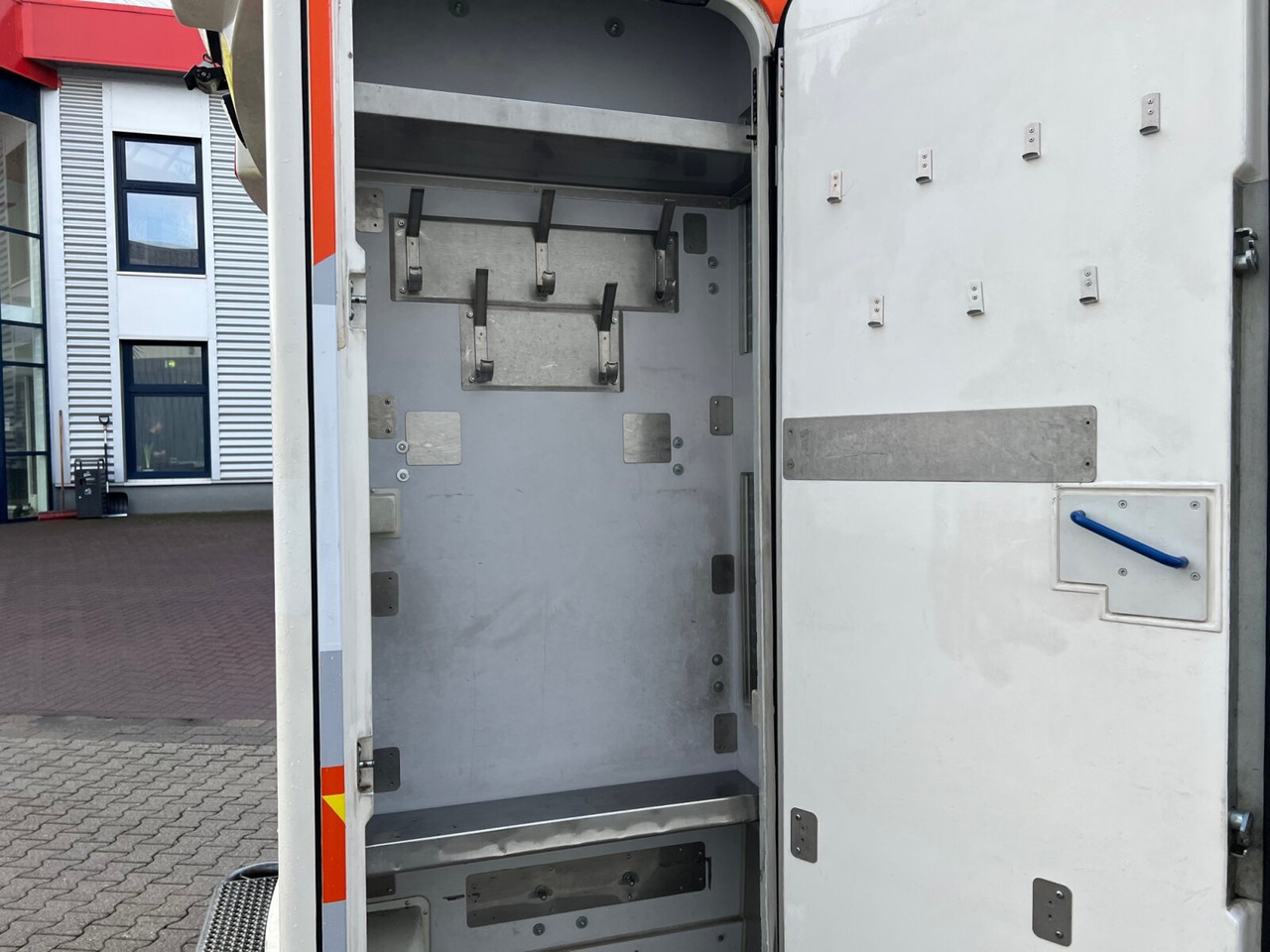 Ambulancia Mercedes-Benz Sprinter 313 CDI 4x2 Sprinter 313 CDI 4x2, Rettungswagen: foto 12