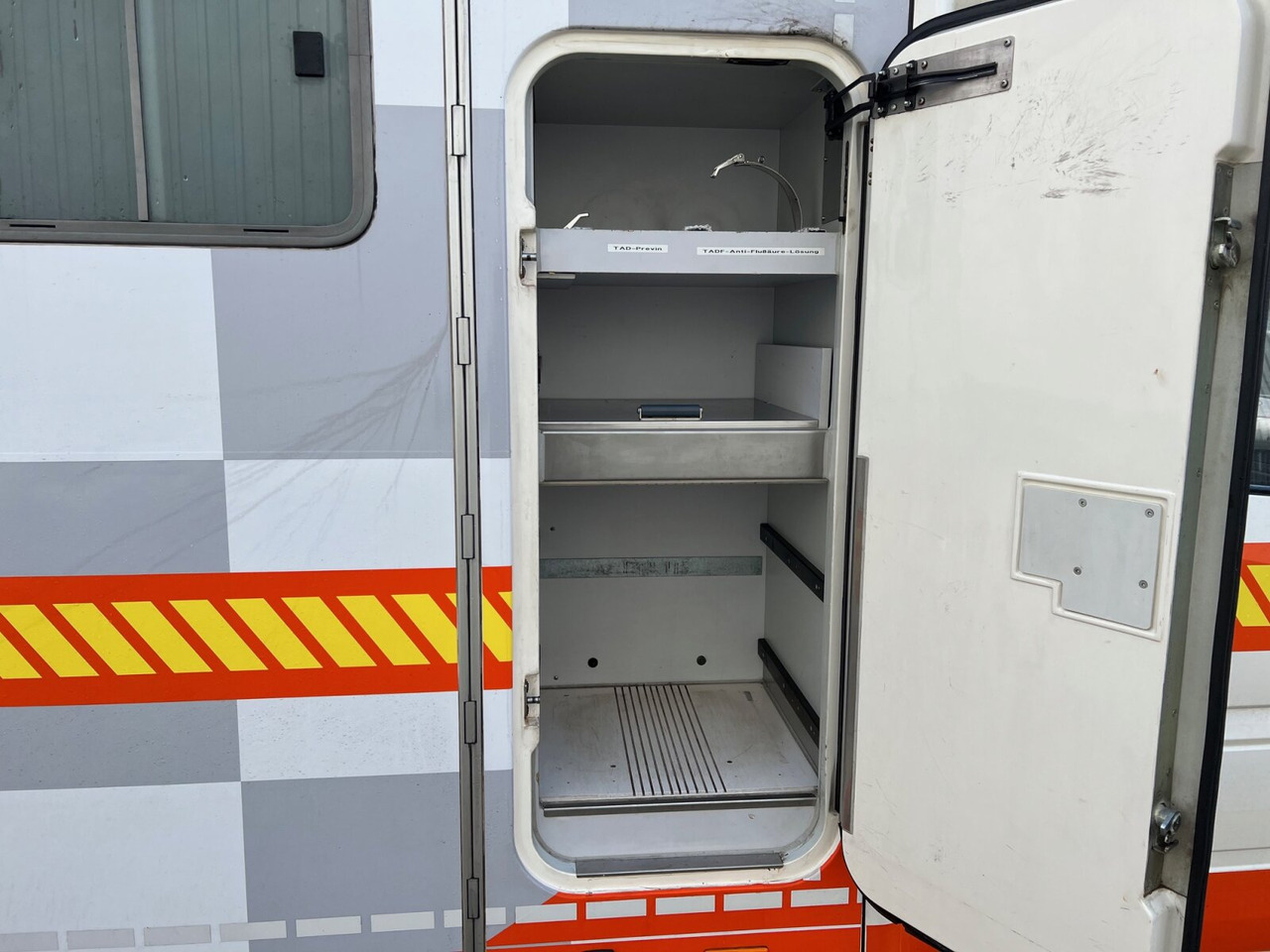 Ambulancia Mercedes-Benz Sprinter 313 CDI 4x2 Sprinter 313 CDI 4x2, Rettungswagen: foto 11