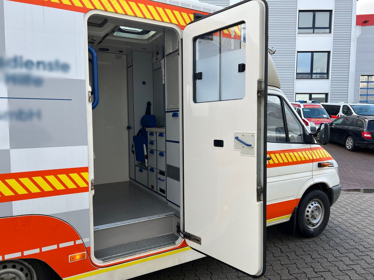 Ambulancia Mercedes-Benz Sprinter 313 CDI 4x2 Sprinter 313 CDI 4x2, Rettungswagen: foto 10