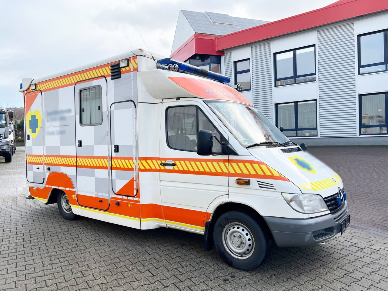 Ambulancia Mercedes-Benz Sprinter 313 CDI 4x2 Sprinter 313 CDI 4x2, Rettungswagen: foto 9