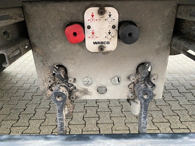 Orten PRASQ 18 Getränkeanhänger Orten, PRASQ 18 Getränkeanhänger, Stapleraufnahme, 12x VORHANDEN! - Remolque caja cerrada: foto 5 Orten PRASQ 18 Getränkeanhänger Orten, PRASQ 18 Getränkeanhänger, Stapleraufnahme, 12x VORHANDEN! - Remolque caja cerrada: foto 5