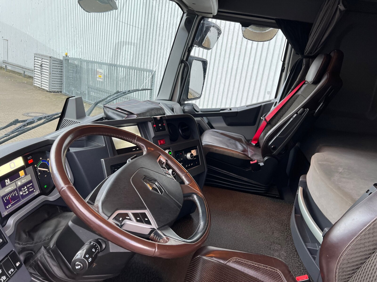 Renault C 520 6x4 C 520 6x4, Retarder, Nebenantrieb - Camión multibasculante: foto 3 Renault C 520 6x4 C 520 6x4, Retarder, Nebenantrieb - Camión multibasculante: foto 3