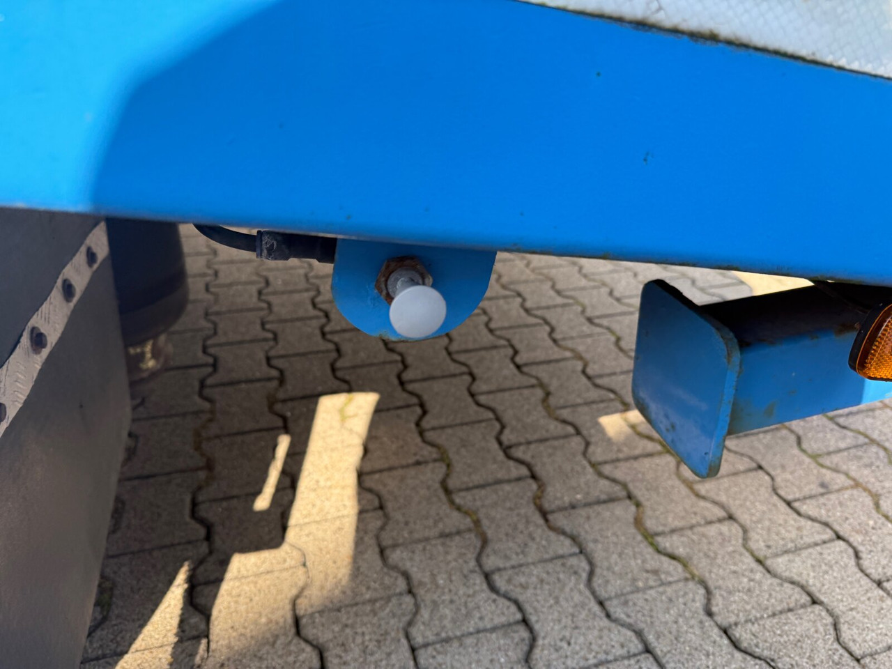 Scorpion 3-Achs Tiefladeanhänger Scorpion 3-Achs Tiefladeanhänger, Liftachse, pneumatische Auffahrrampen - Remolque góndola rebajadas: foto 4 Scorpion 3-Achs Tiefladeanhänger Scorpion 3-Achs Tiefladeanhänger, Liftachse, pneumatische Auffahrrampen - Remolque góndola rebajadas: foto 4