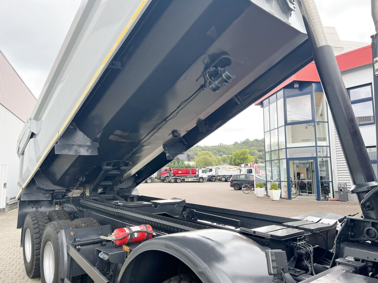 Dúmper Tatra Phoenix 8x8 Phoenix 8x8, Stahlmulde ca. 22m³, hydr. Heckklappe: foto 13 Dúmper Tatra Phoenix 8x8 Phoenix 8x8, Stahlmulde ca. 22m³, hydr. Heckklappe: foto 13