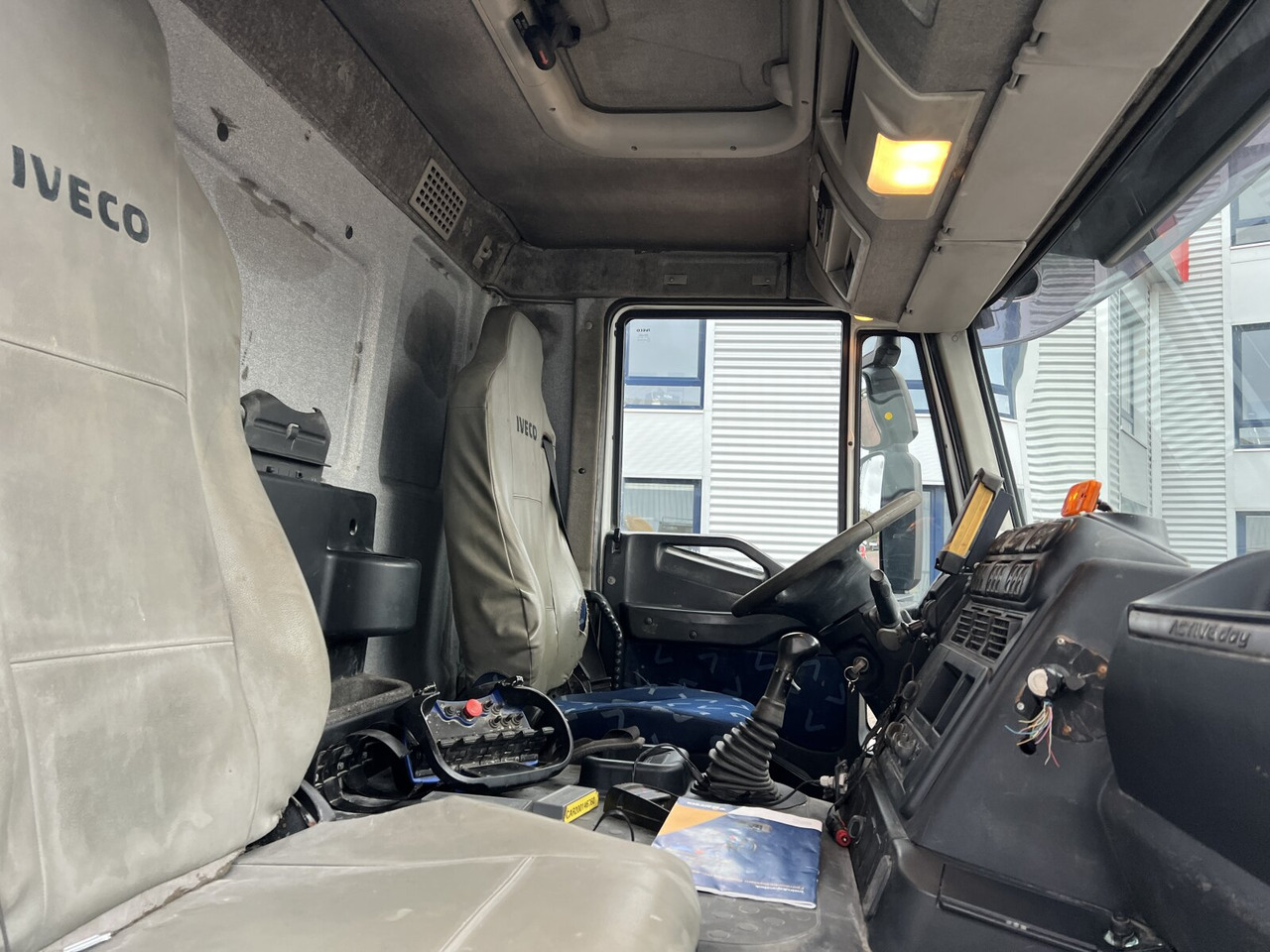 Trakker AD260T36 6x4 Trakker AD260T36 6x4 - Camión chasis: foto 5 Trakker AD260T36 6x4 Trakker AD260T36 6x4 - Camión chasis: foto 5