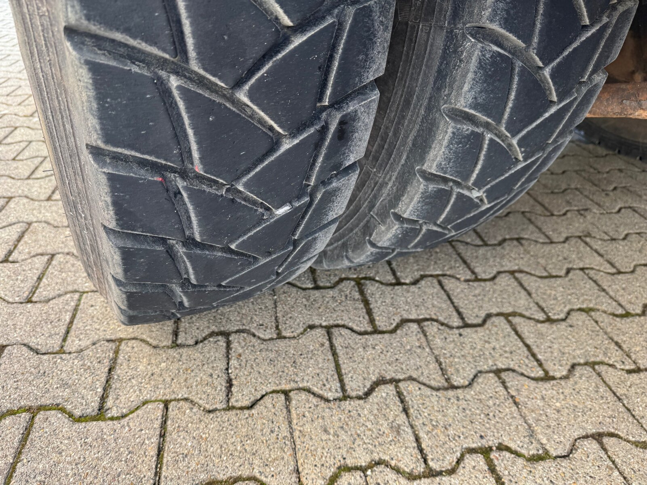 Trakker AD260T36W 6x6 Trakker AD260T36W 6x6 - Camión chasis: foto 3 Trakker AD260T36W 6x6 Trakker AD260T36W 6x6 - Camión chasis: foto 3