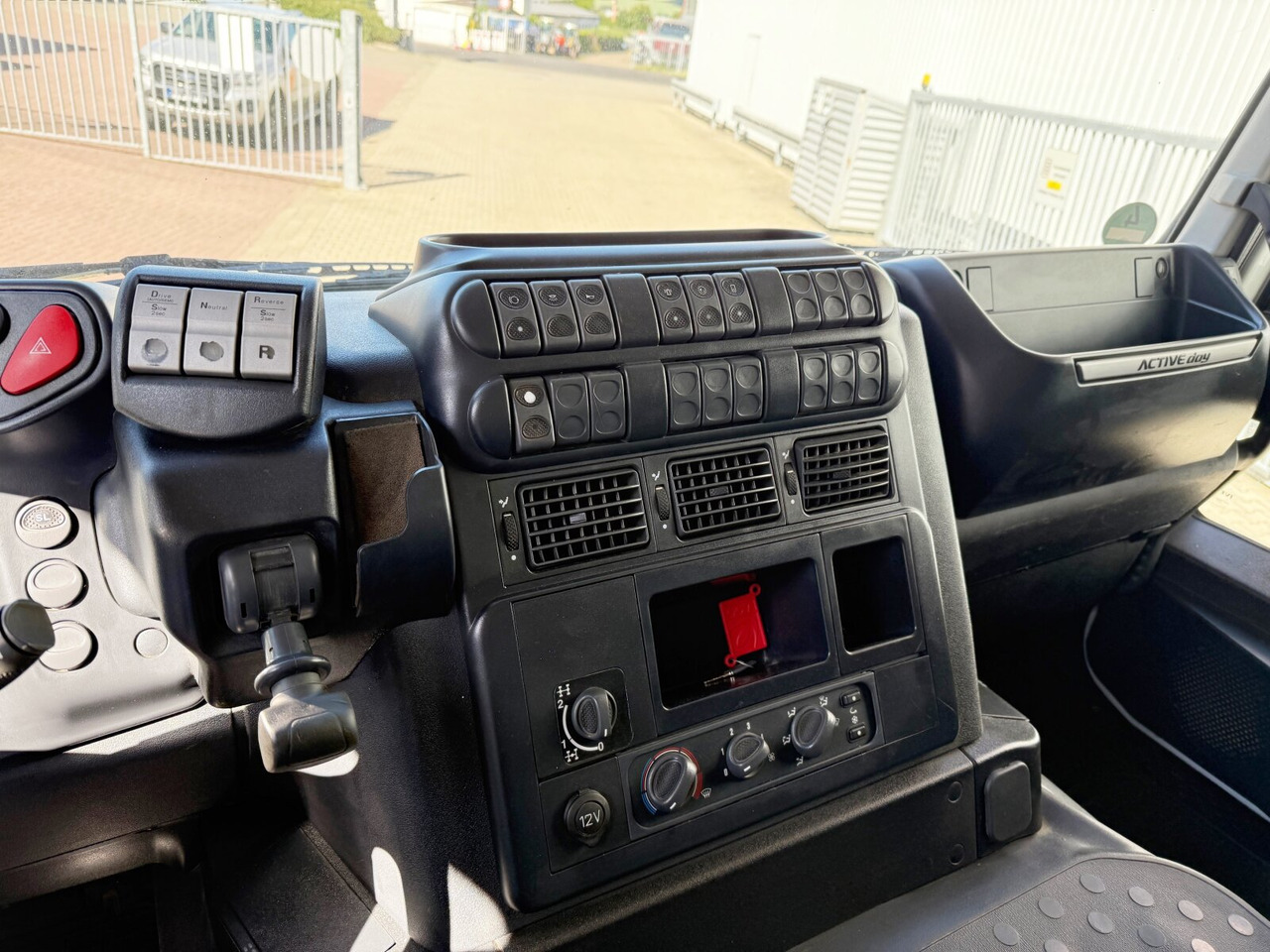 Trakker AD260T41/P 6x4 Trakker AD260T41/P 6x4, EEV, VDL S-21-5200 - Camión multibasculante: foto 4 Trakker AD260T41/P 6x4 Trakker AD260T41/P 6x4, EEV, VDL S-21-5200 - Camión multibasculante: foto 4