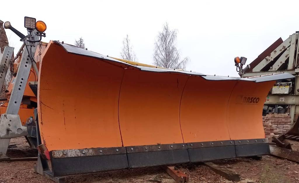 Rasco Kalnik 3,4 - Cuchilla quitanieves: foto 1 Rasco Kalnik 3,4 - Cuchilla quitanieves: foto 1