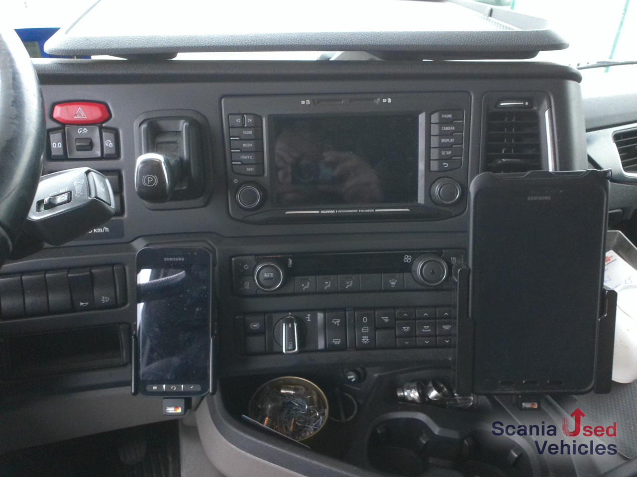 SCANIA R 410 A4x2LA LNG - Cabeza tractora: foto 3 SCANIA R 410 A4x2LA LNG - Cabeza tractora: foto 3
