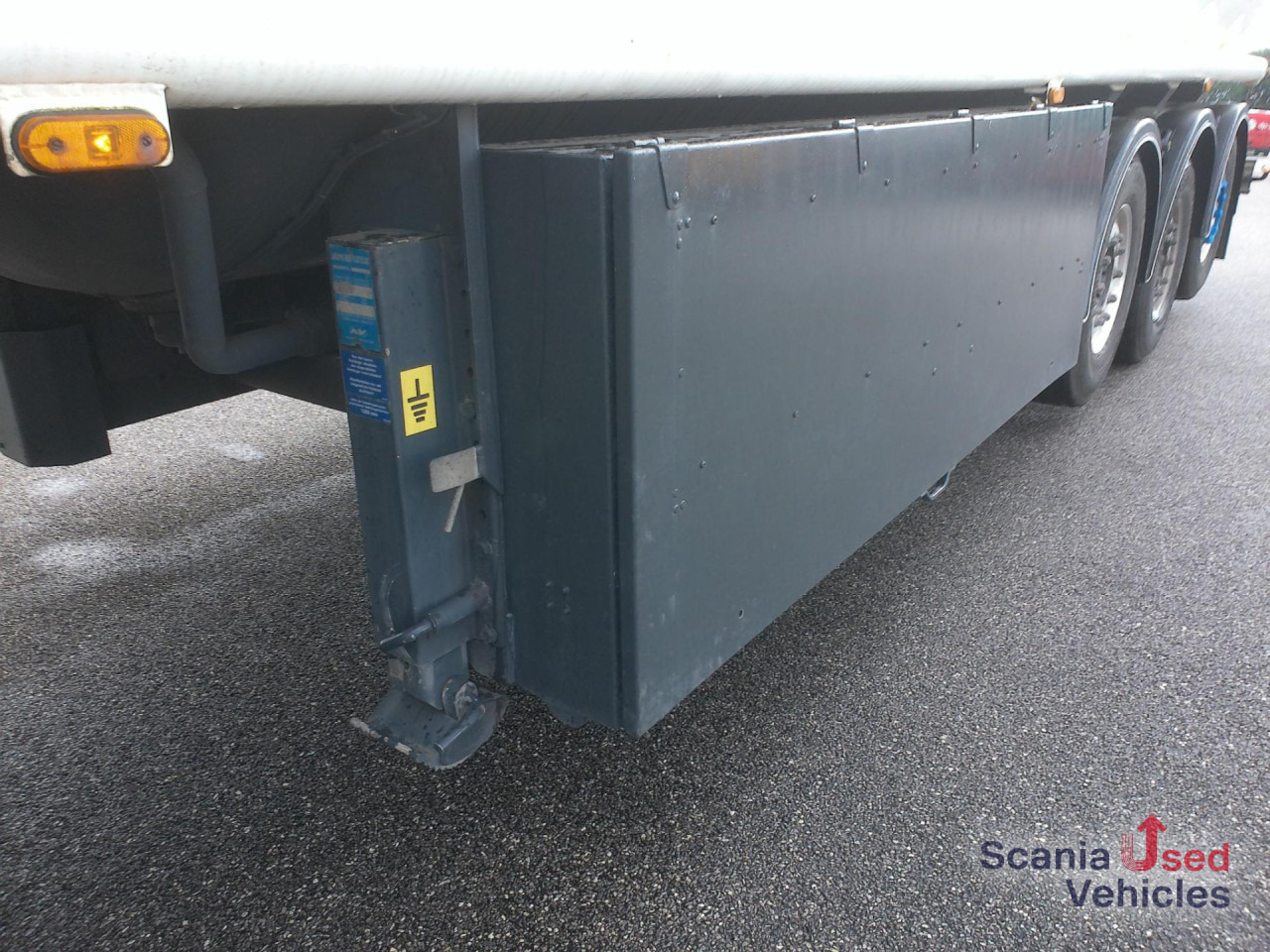 Schrader Tankaufl. f. Kraftstoffe 4 Kammern 40200 - Semirremolque cisterna: foto 4 Schrader Tankaufl. f. Kraftstoffe 4 Kammern 40200 - Semirremolque cisterna: foto 4