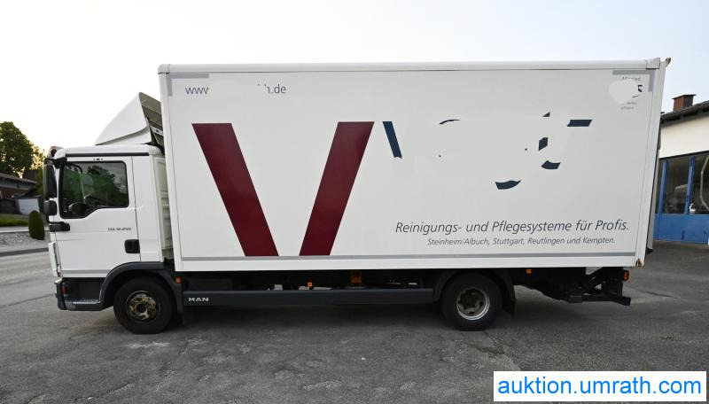 MAN MAN TGL 12.250 4x2 L/BL Koffer Ladebordwand Klimaautomatik NAVI Luftfederung Automatikgetriebe EURO 6 - Camión caja cerrada: foto 1 MAN MAN TGL 12.250 4x2 L/BL Koffer Ladebordwand Klimaautomatik NAVI Luftfederung Automatikgetriebe EURO 6 - Camión caja cerrada: foto 1
