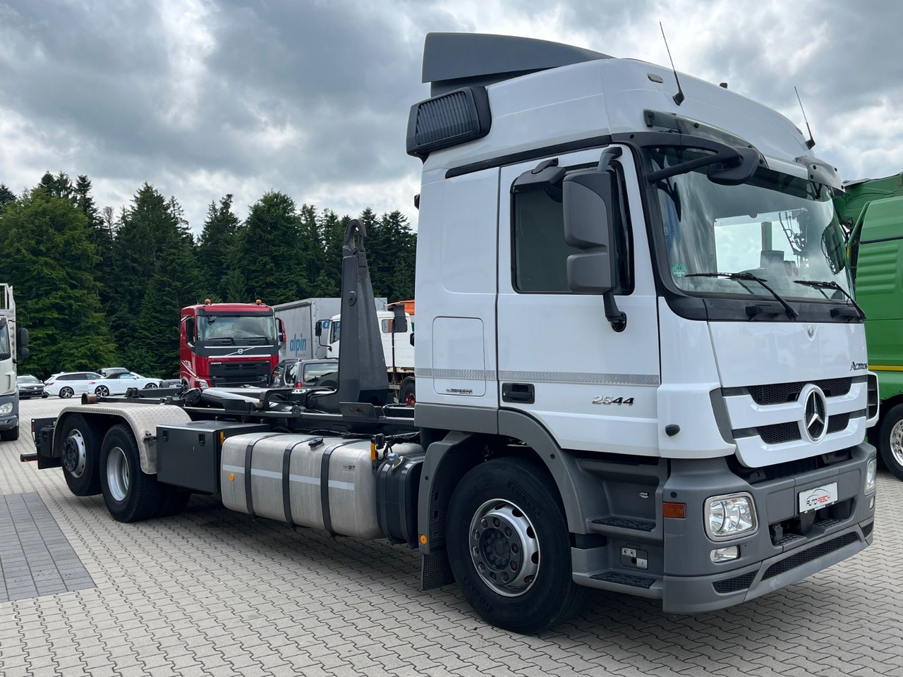 Mercedes-Benz Actros 2544 MP3 Abrollkipper original 84.000KM - Camión multibasculante: foto 4 Mercedes-Benz Actros 2544 MP3 Abrollkipper original 84.000KM - Camión multibasculante: foto 4