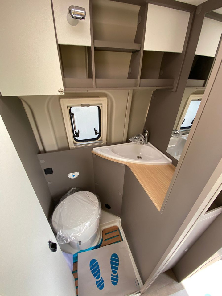 Cámper Carado CV 600 Dieselheizung,Skyroof,Autmatik, whiteLabl: foto 13