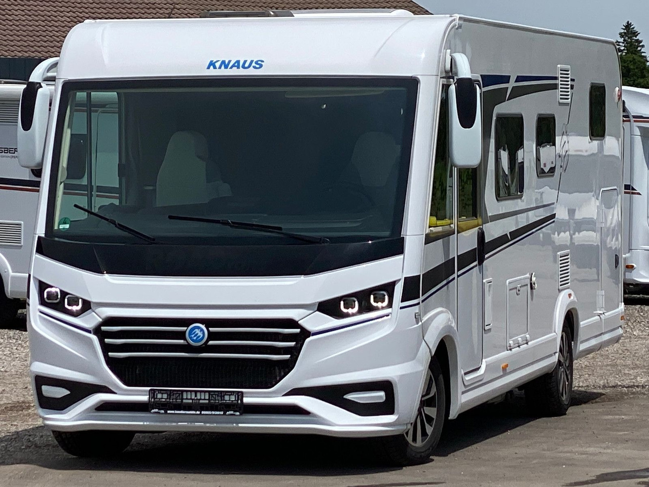 Knaus Live I 700 MEG,Automatik, Längsbetten - Autocaravana integral: foto 2 Knaus Live I 700 MEG,Automatik, Längsbetten - Autocaravana integral: foto 2