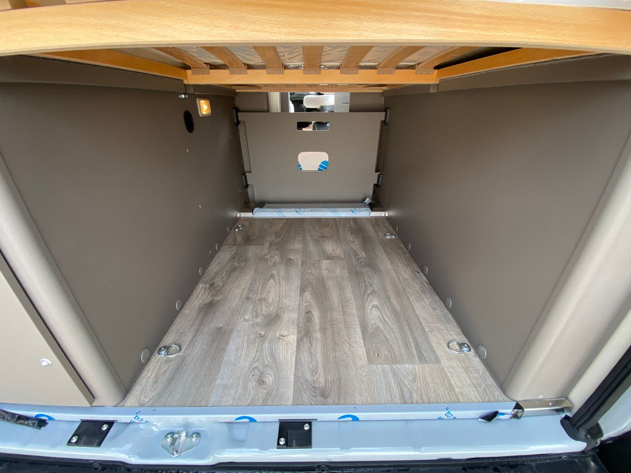 Cámper LMC INNOVAN 600 ,Dieselheizung,Modell 25 Skyroof: foto 20