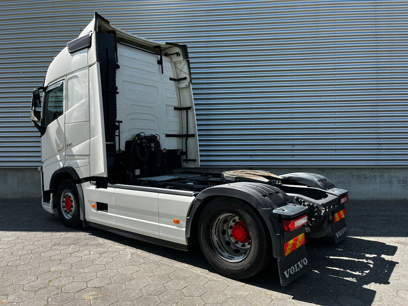Volvo FH 540 / Retarder / I-Shift / I-Park Cool / Full Air / 2 Tanks - Cabeza tractora: foto 3 Volvo FH 540 / Retarder / I-Shift / I-Park Cool / Full Air / 2 Tanks - Cabeza tractora: foto 3