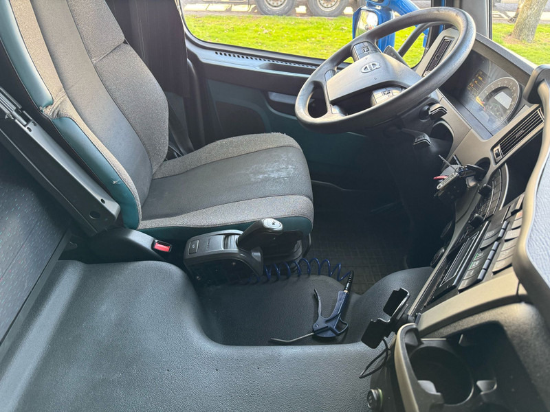 Foto del interior 1: Cabeza tractora Volvo FM 370 / 2 Tanks / I-Shift / NL Truck