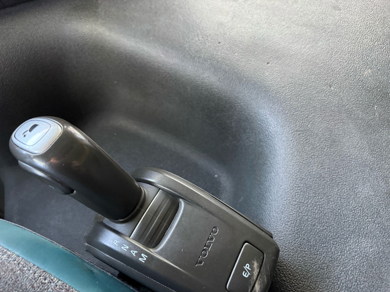 Cabeza tractora Volvo FM 370 / 2 Tanks / I-Shift / NL Truck: foto 11