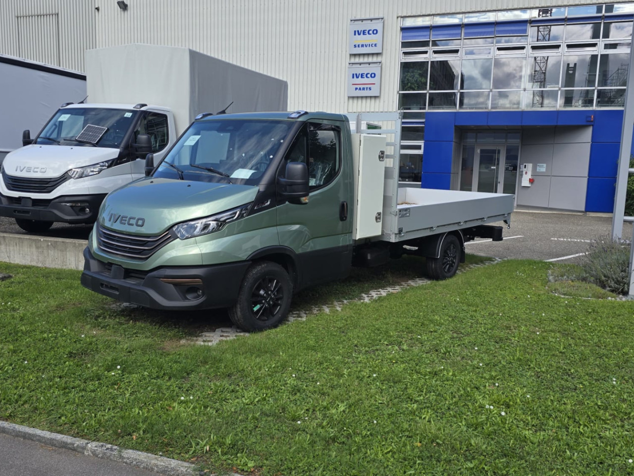 IVECO 35S18HA8 Pritsche (TOP Ausstattung) - Furgoneta caja abierta: foto 1 IVECO 35S18HA8 Pritsche (TOP Ausstattung) - Furgoneta caja abierta: foto 1
