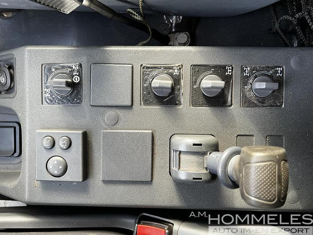 Camión caja abierta Iveco 100E22 4x4 (M104): foto 6