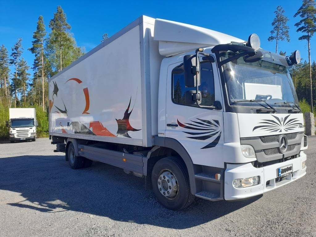 Mercedes-Benz Atego - Camión caja cerrada: foto 3 Mercedes-Benz Atego - Camión caja cerrada: foto 3