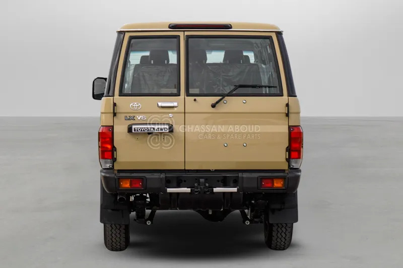 Toyota Land Cruiser HardTop LC76 4X4 - Coche: foto 5 Toyota Land Cruiser HardTop LC76 4X4 - Coche: foto 5