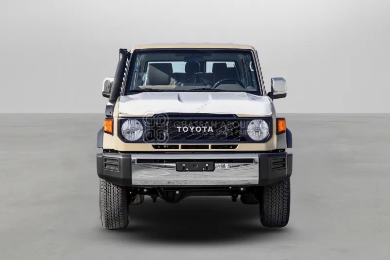 Toyota Land Cruiser HardTop LC76 4X4 - Coche: foto 2 Toyota Land Cruiser HardTop LC76 4X4 - Coche: foto 2