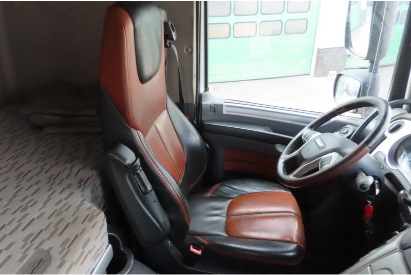 DAF XF 440 Retarder, Real leather, Frigo. Belgian truck! - Cabeza tractora: foto 4 DAF XF 440 Retarder, Real leather, Frigo. Belgian truck! - Cabeza tractora: foto 4