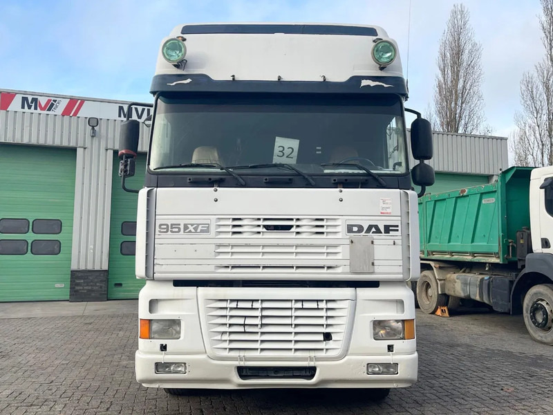 DAF XF 95.430 Manual , EUR4 - Cabeza tractora: foto 3 DAF XF 95.430 Manual , EUR4 - Cabeza tractora: foto 3